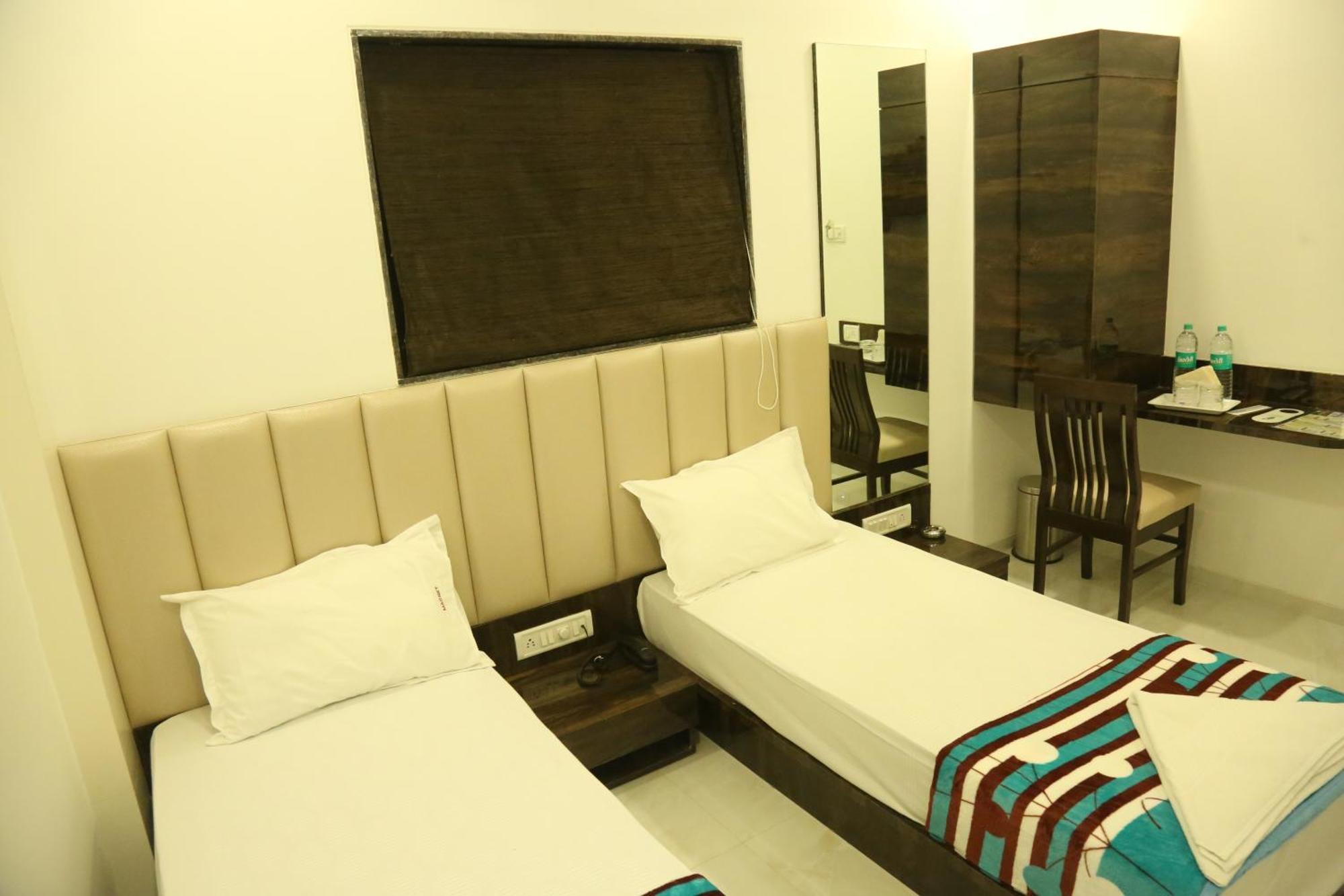 Hotel Magnum Airport T-2 Bombay Exterior foto