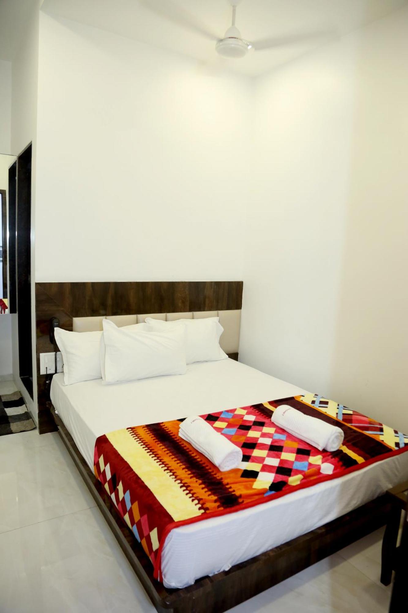 Hotel Magnum Airport T-2 Bombay Exterior foto