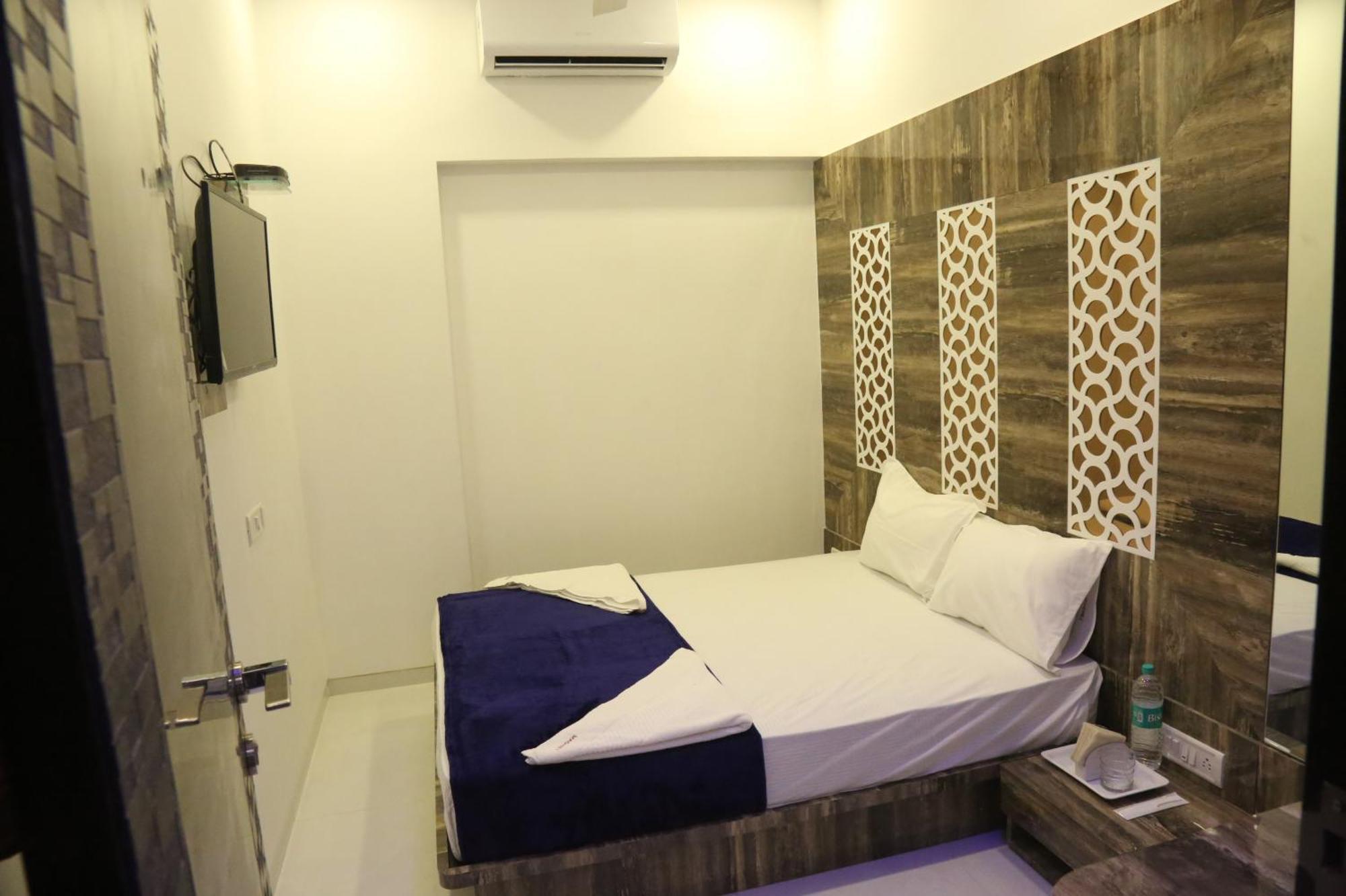 Hotel Magnum Airport T-2 Bombay Exterior foto