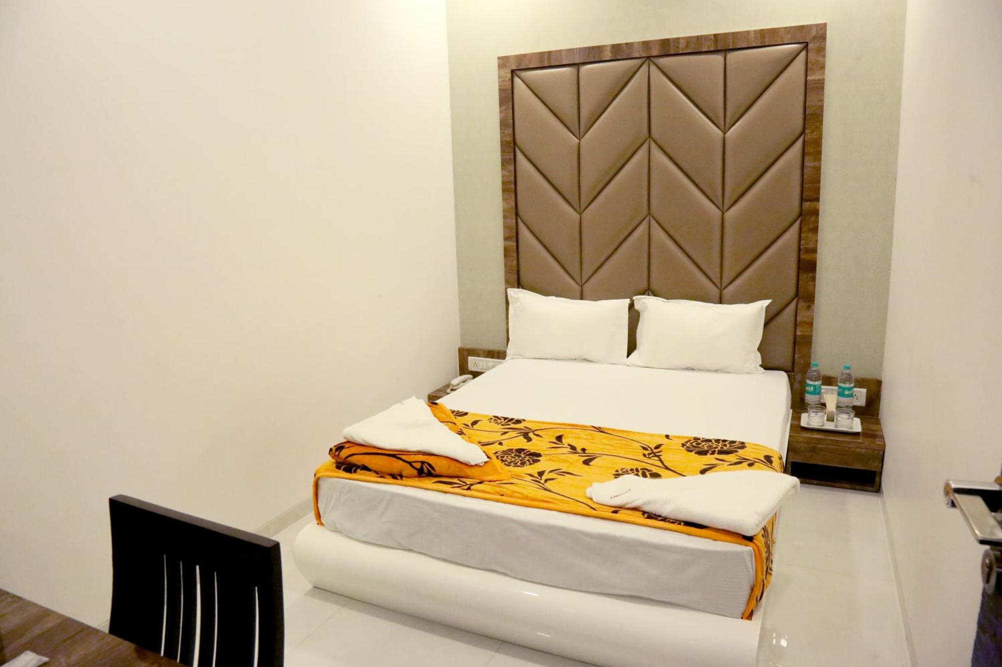Hotel Magnum Airport T-2 Bombay Exterior foto