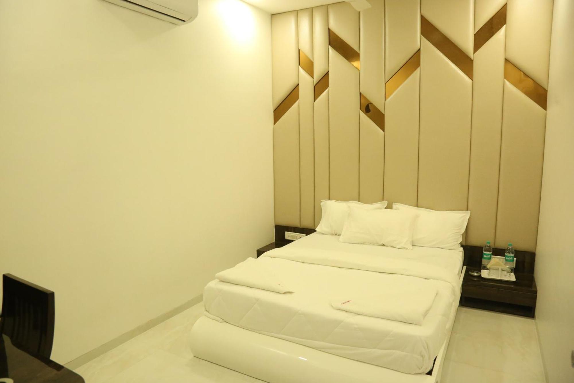Hotel Magnum Airport T-2 Bombay Exterior foto